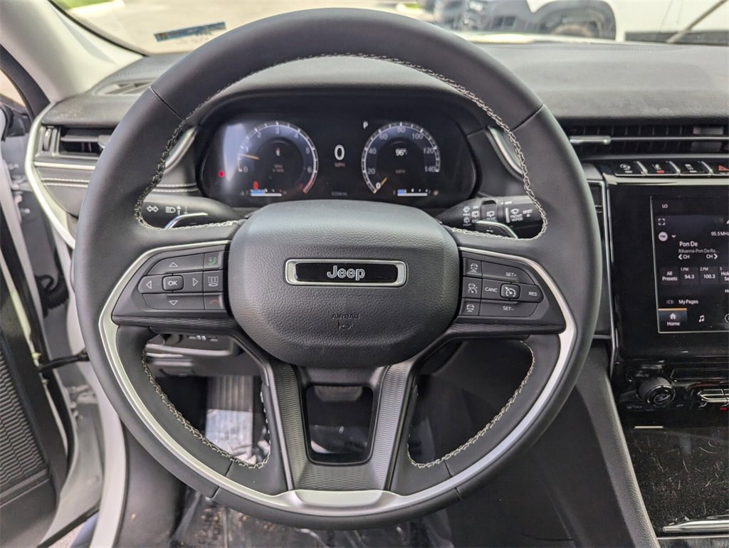2023 Jeep Grand Cherokee Laredo photo 26