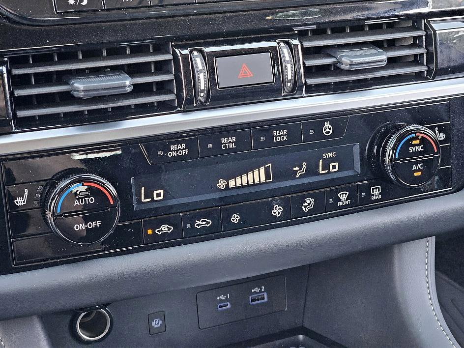 2025 Nissan Pathfinder SL photo 22