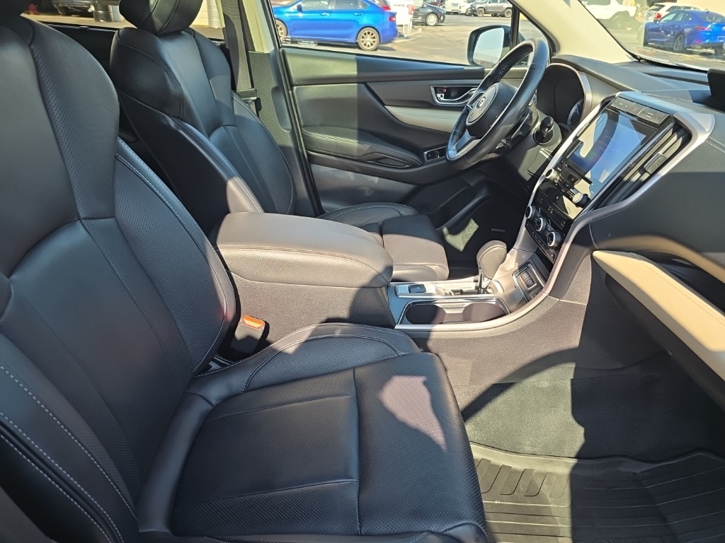 Used 2022 Ice Silver Metallic Subaru Limited image 16