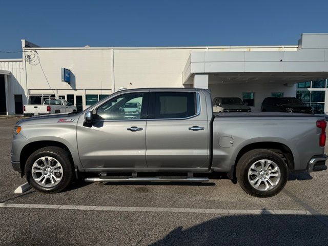 2023 Chevrolet Silverado 1500 LTZ photo 3
