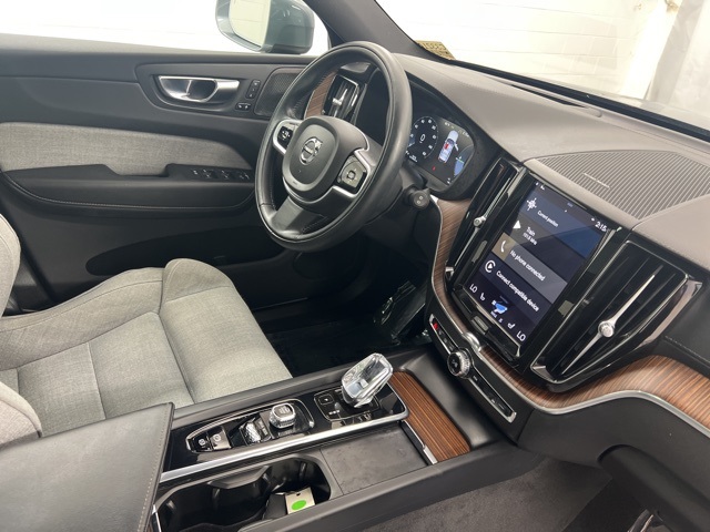 2021 Volvo XC60 Recharge Hybrid T8 Inscription photo 24