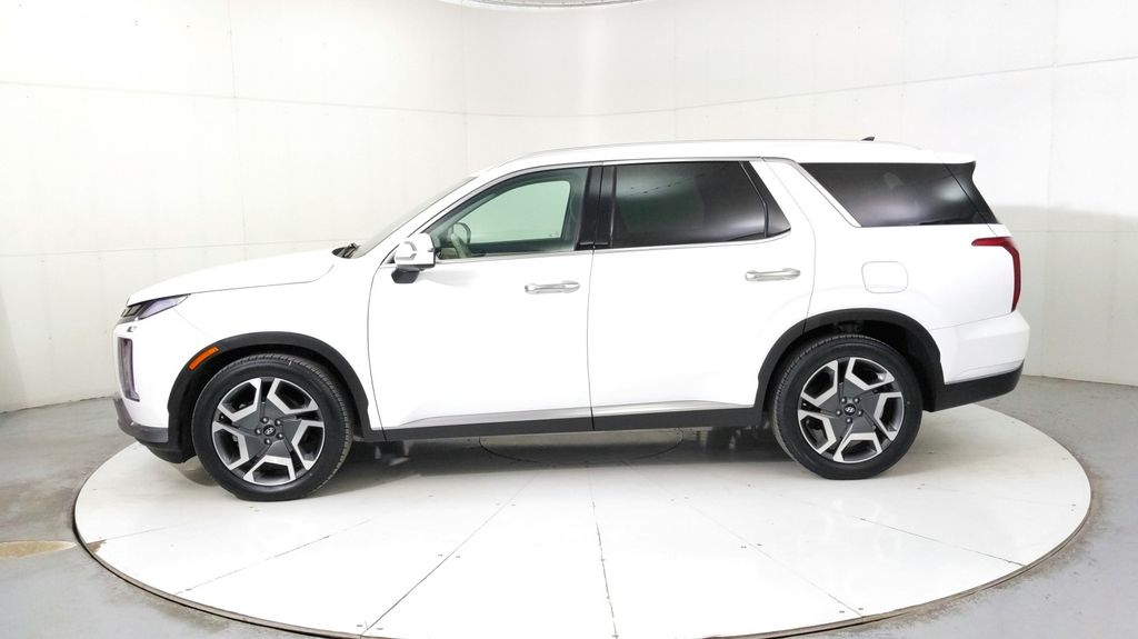 2024 Hyundai Palisade Limited photo 2