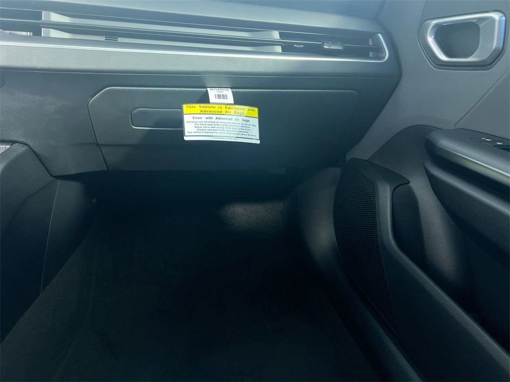 2025 Kia K4 LXS photo 28