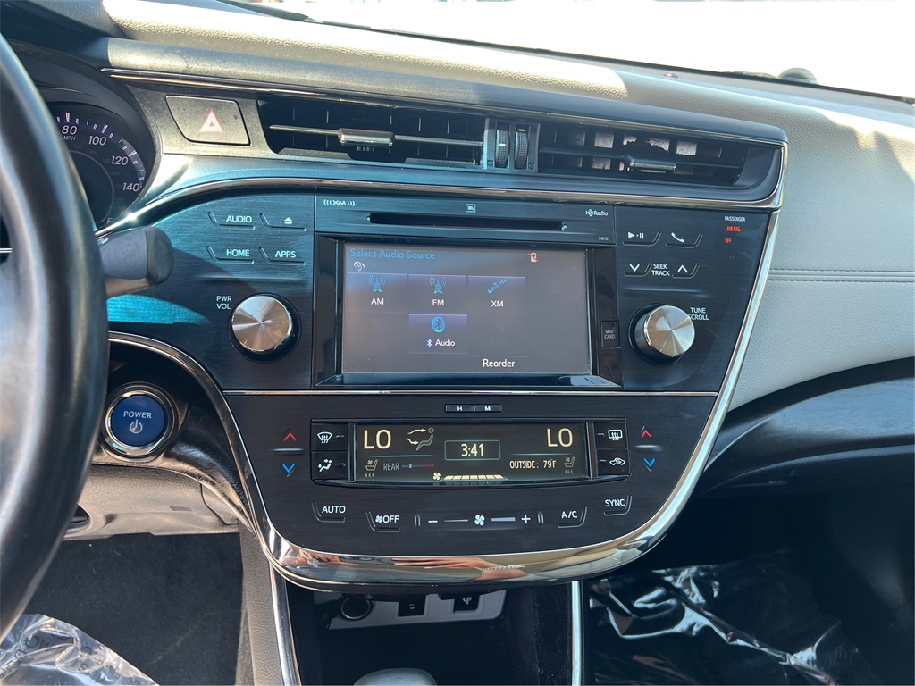 2018 Toyota Avalon Hybrid Limited photo 13