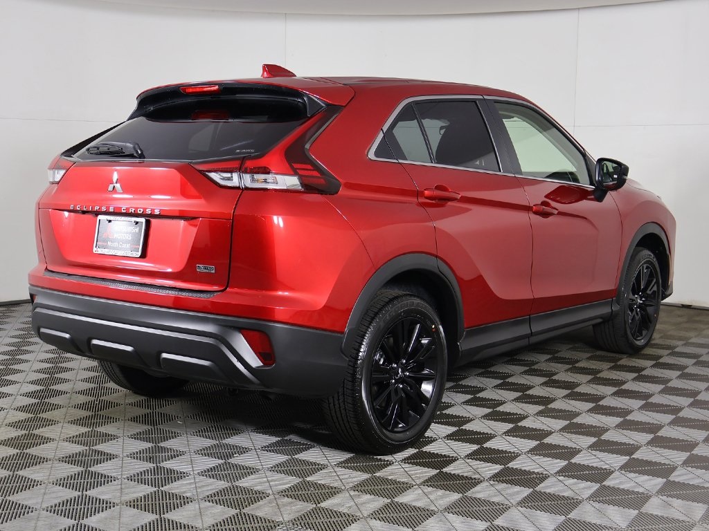 2025 Mitsubishi Eclipse Cross LE photo 17