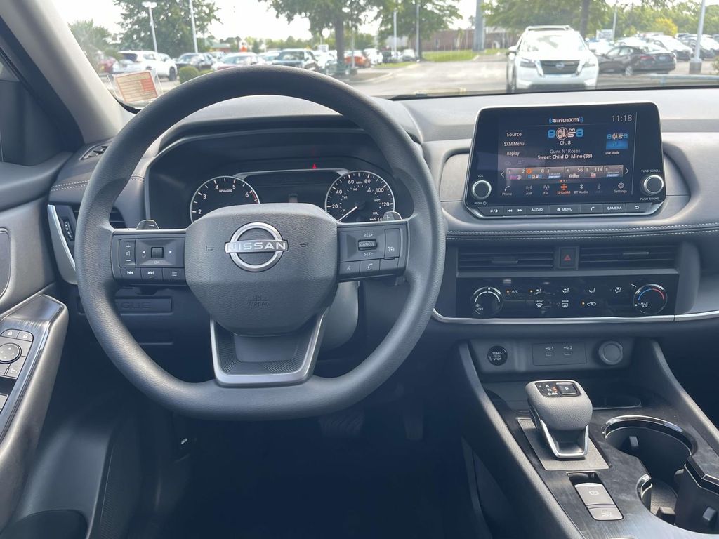 2025 Nissan Rogue S photo 10