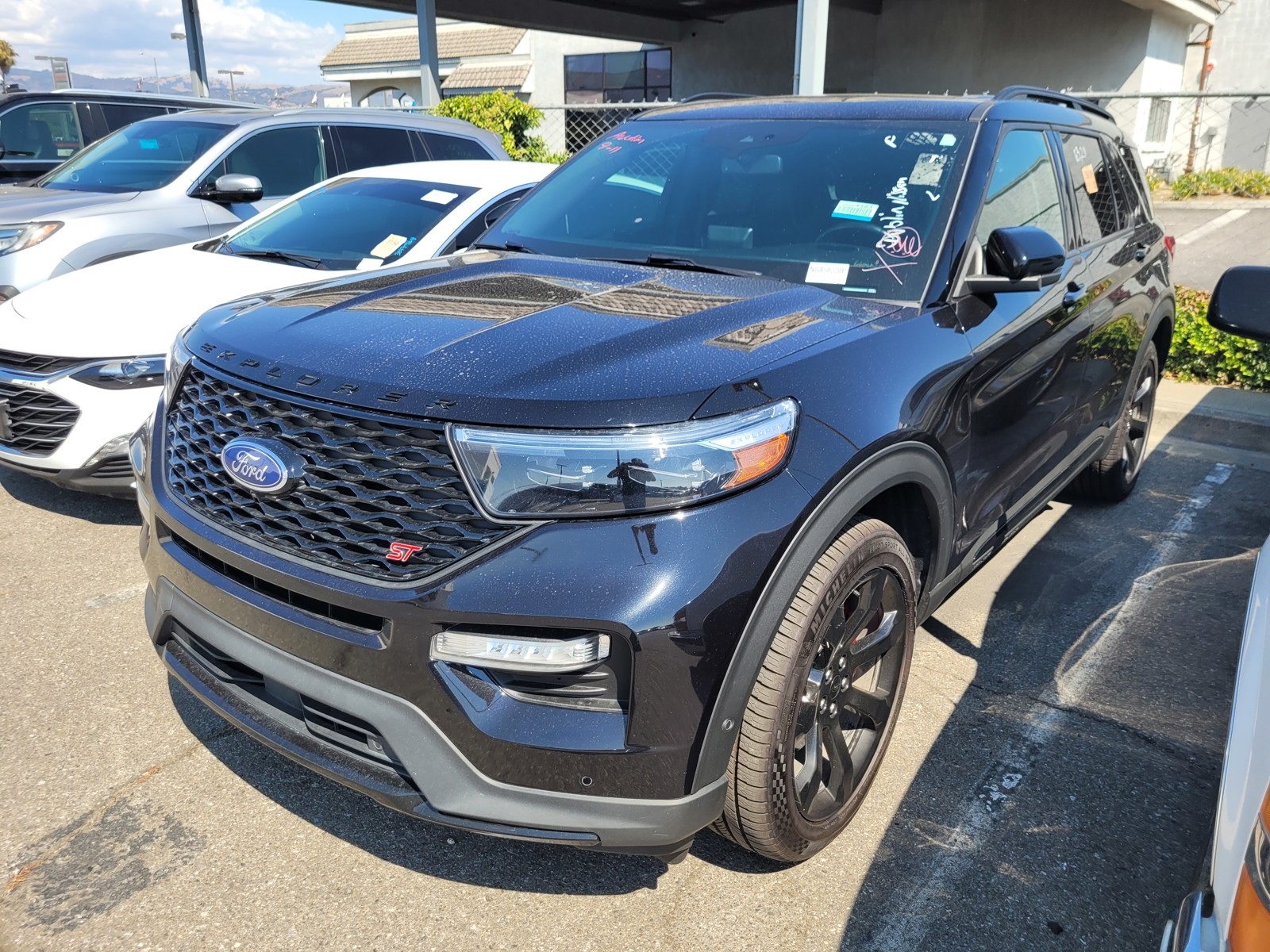 2022 Ford Explorer ST photo 3