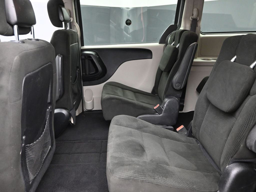2016 Dodge Grand Caravan SXT photo 9