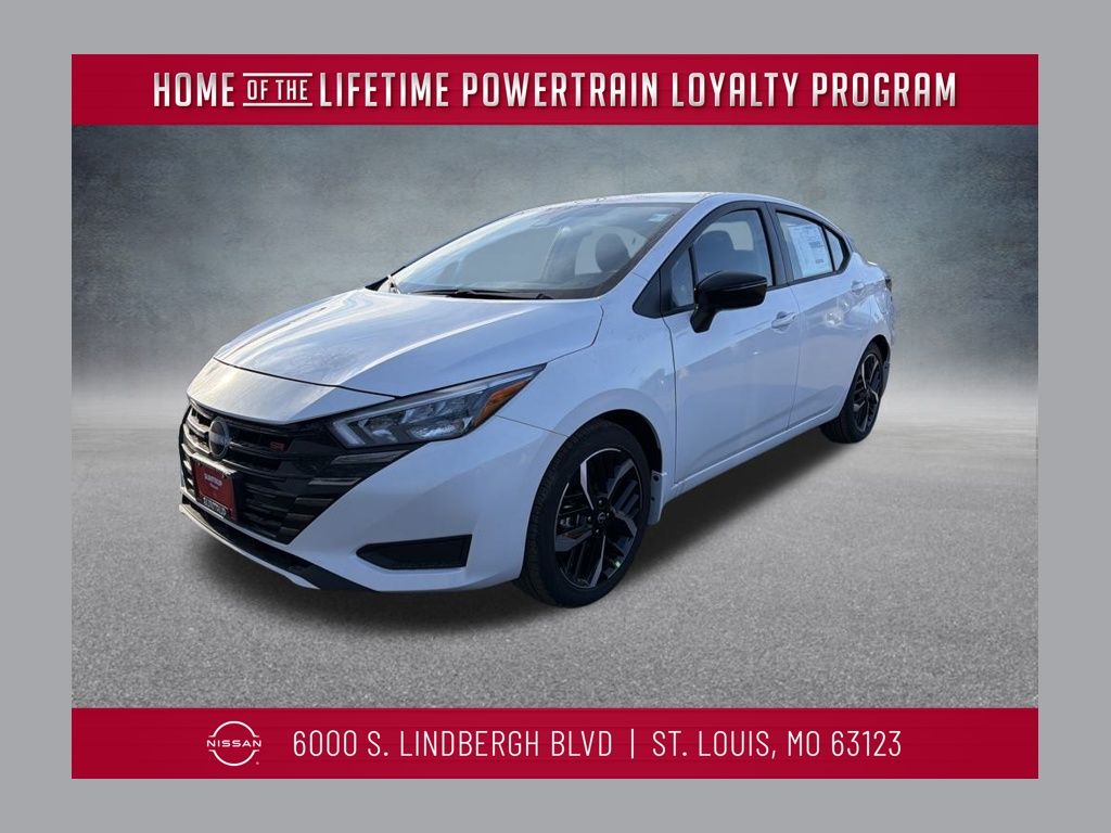 2025 Nissan Versa SR's photo