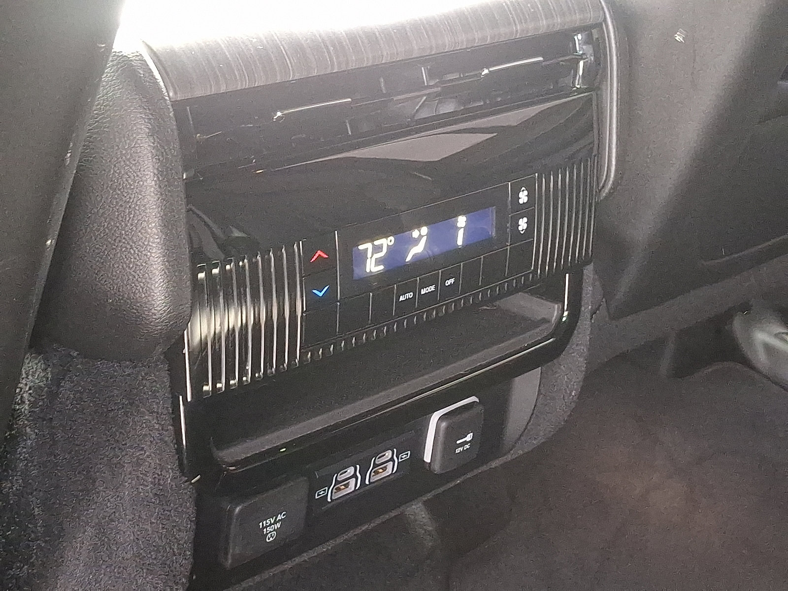 2024 Jeep Wagoneer L Series II photo 22