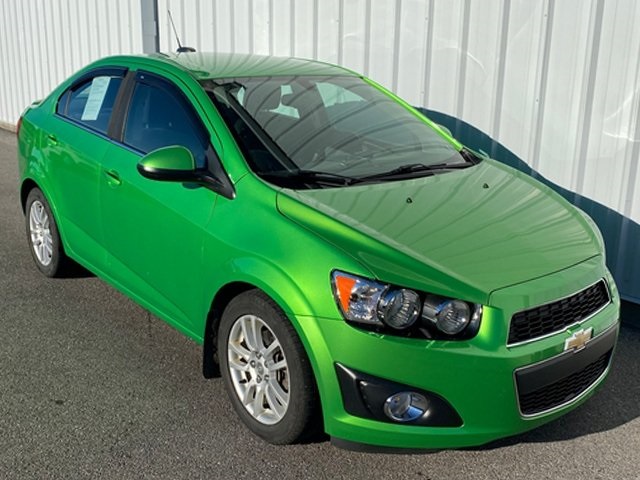 2015 Chevrolet Sonic LT photo 2