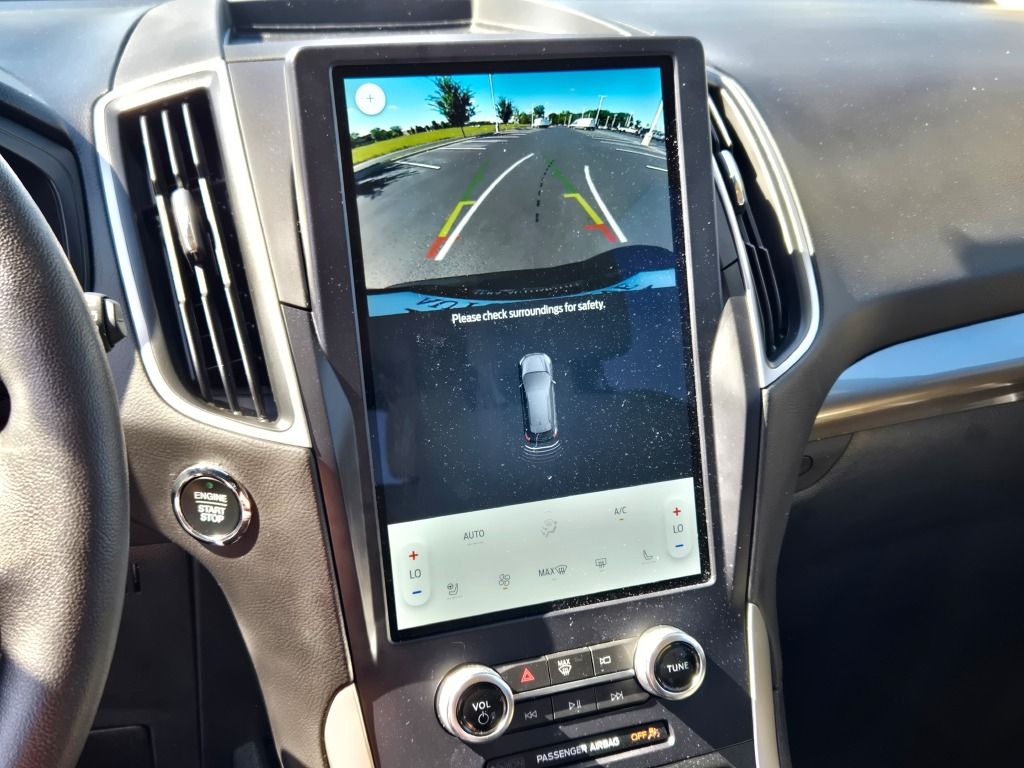 2024 Ford Edge SEL photo 20