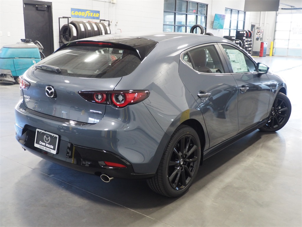 2025 Mazda Mazda3 2.5 s Carbon photo 2