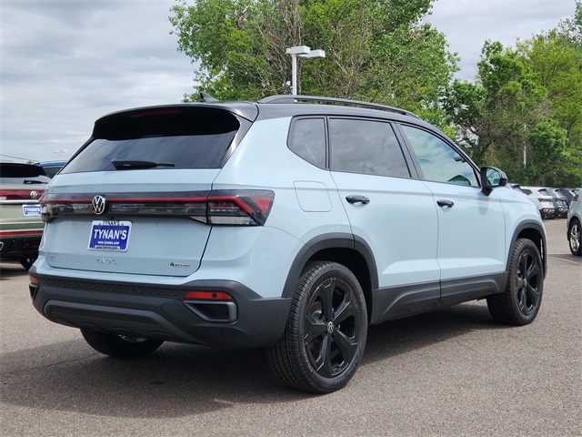 2025 Volkswagen Taos SE photo 3