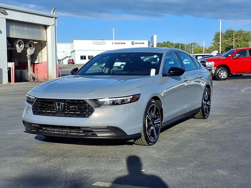 2023 Honda Accord Hybrid Sport photo 2