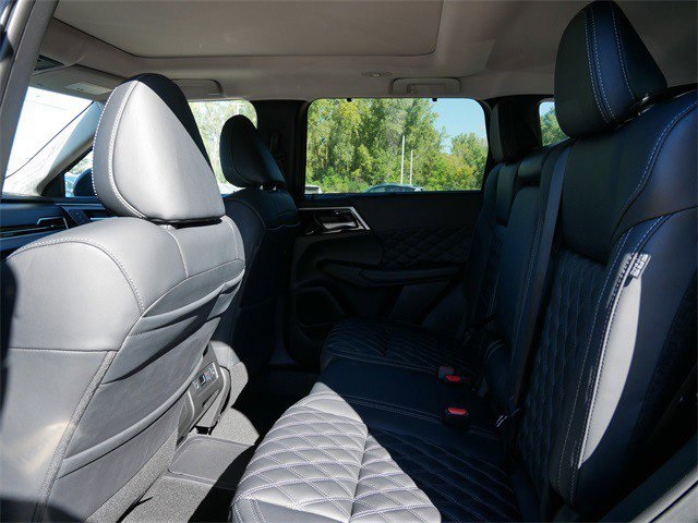 2025 Mitsubishi Outlander PHEV SEL photo 5