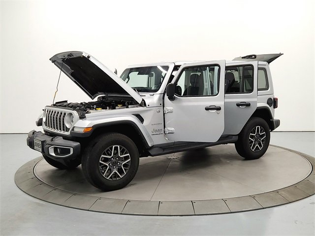 2024 Jeep Wrangler Sahara photo 10