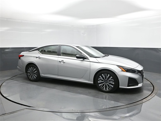 2024 Nissan Altima 2.5 SV photo 12