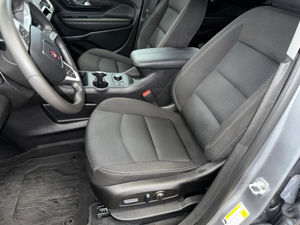 2023 Gmc Terrain SLE photo 2