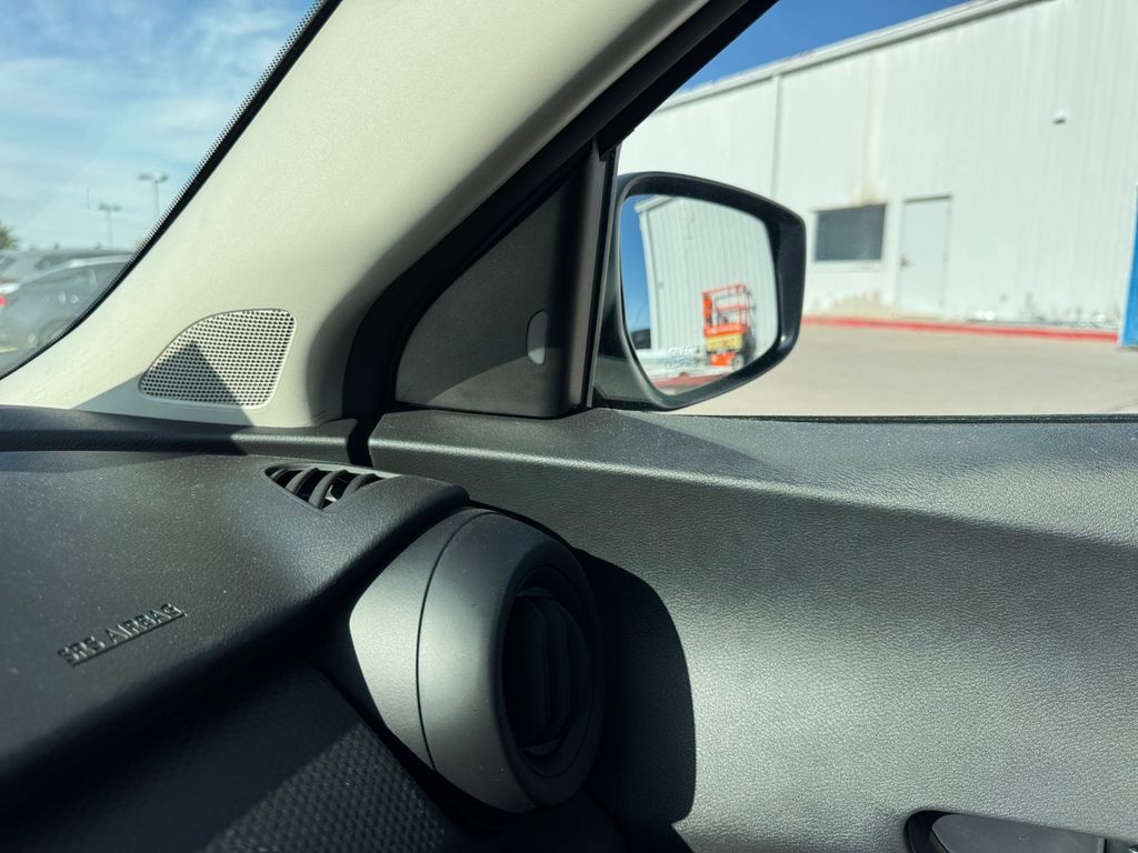 2025 Nissan Kicks Play S photo 22