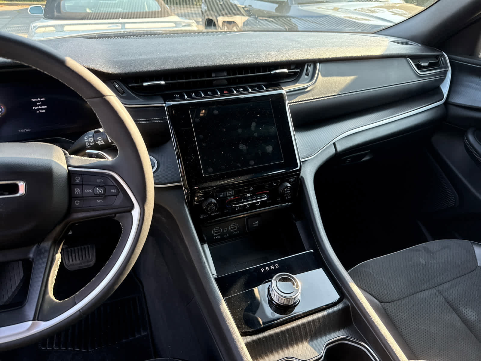 2024 Jeep Grand Cherokee Altitude photo 7