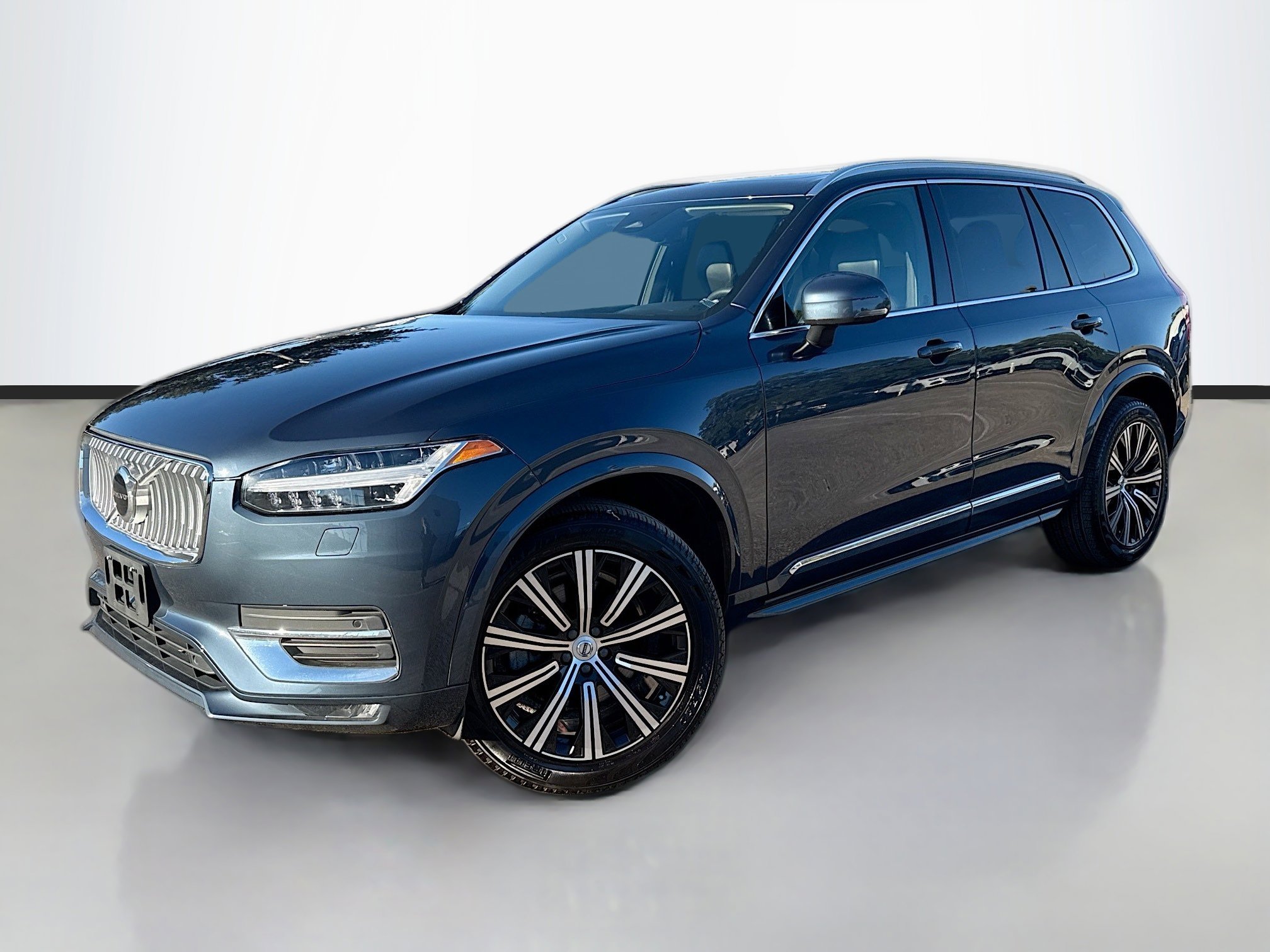 2024 Volvo XC90 Core's photo