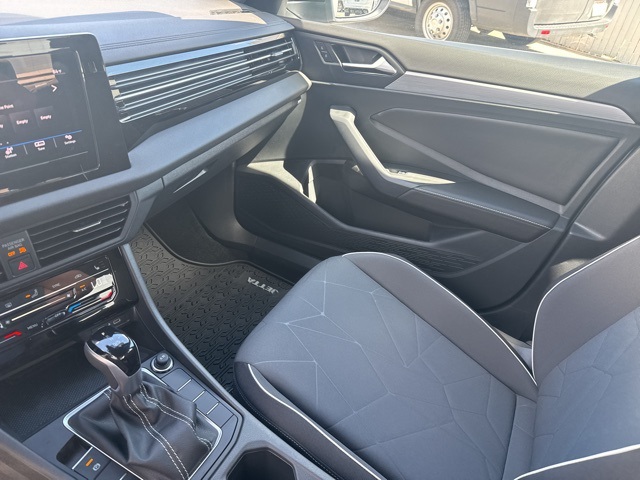 2025 Volkswagen Jetta 1.5T Sport photo 18