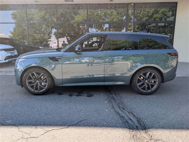 2025 Land Rover Range Rover Sport SE photo 2