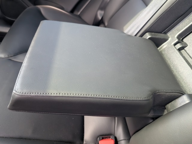 2025 Volvo XC60 B5 Core photo 25