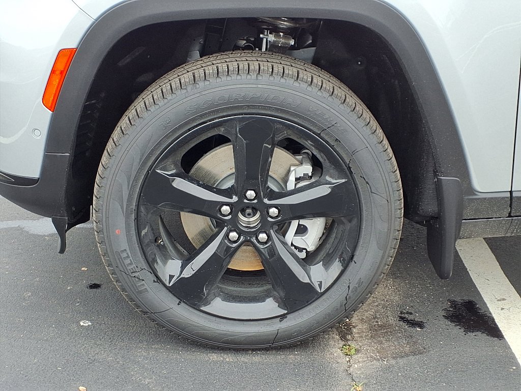 2025 Jeep Grand Cherokee Limited photo 21