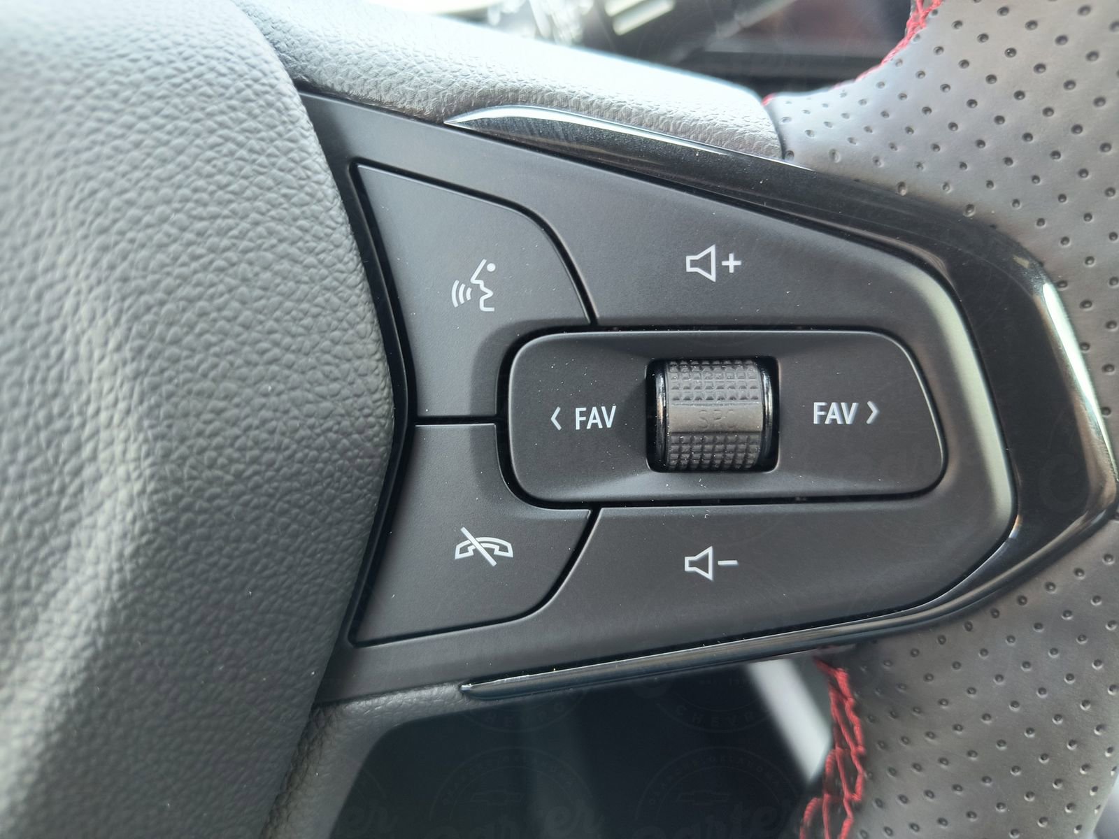 2025 Chevrolet Trax photo 18