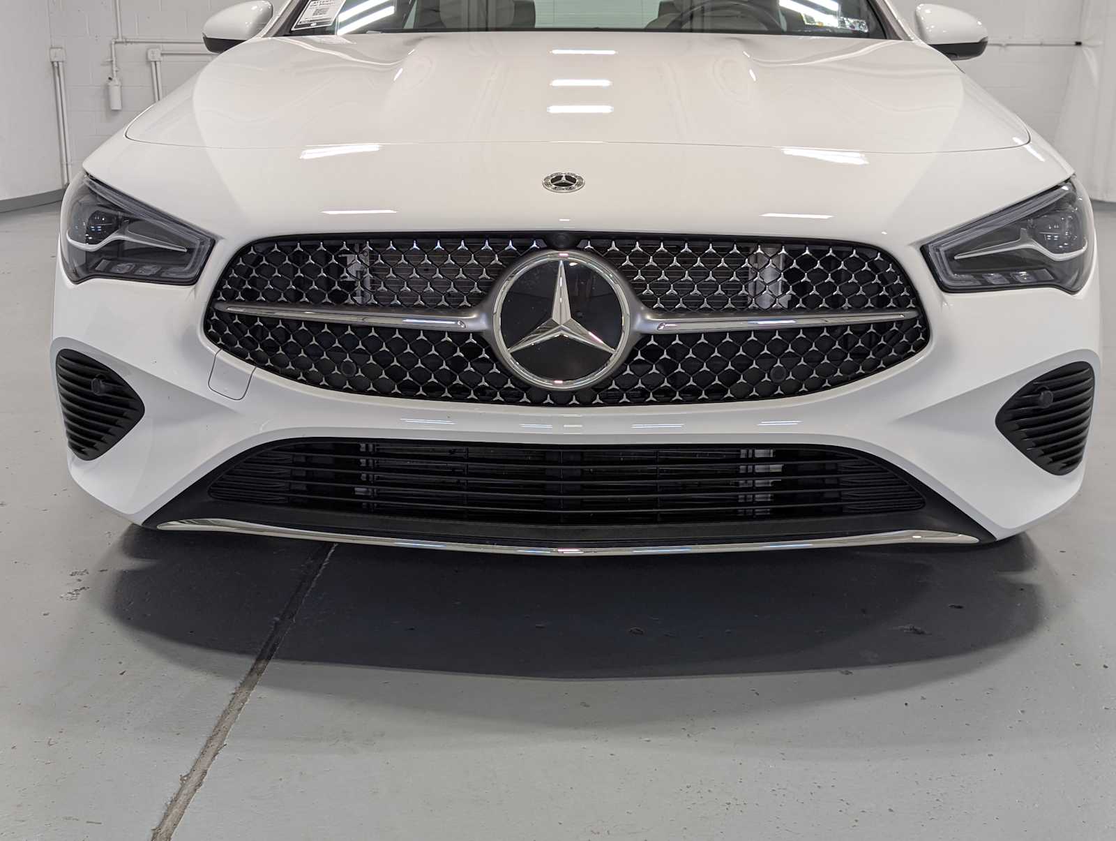 2025 Mercedes Benz CLA 250 4MATIC photo 2