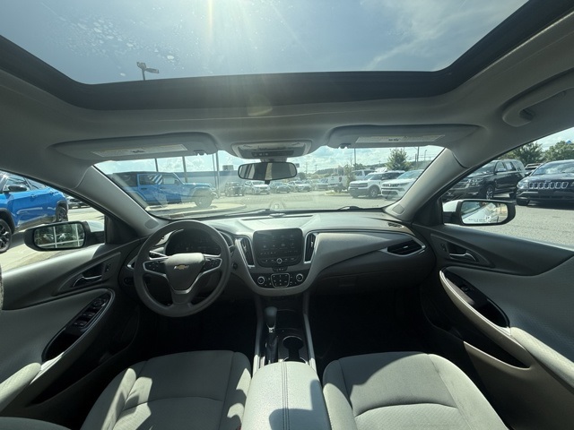 2022 Chevrolet Malibu 1LT photo 24