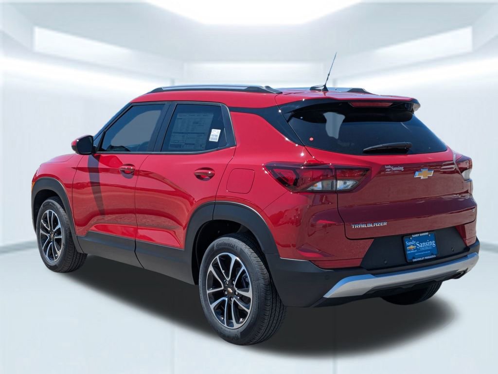 2026 Chevrolet Trailblazer LT photo 2