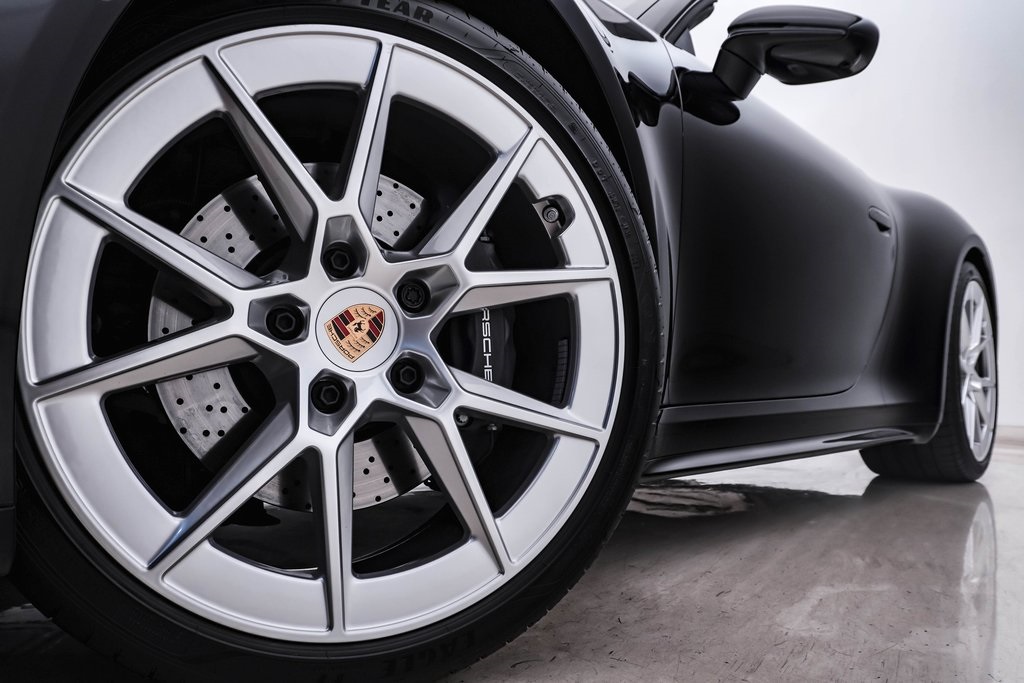 2025 Porsche 911 photo 5