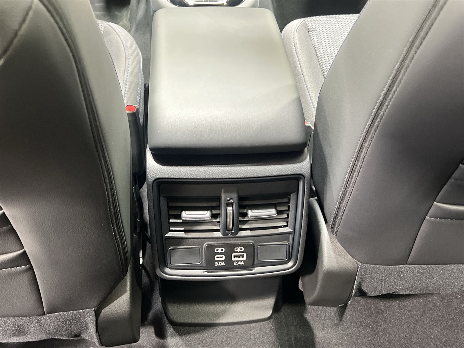 2025 Subaru Forester Premium photo 20