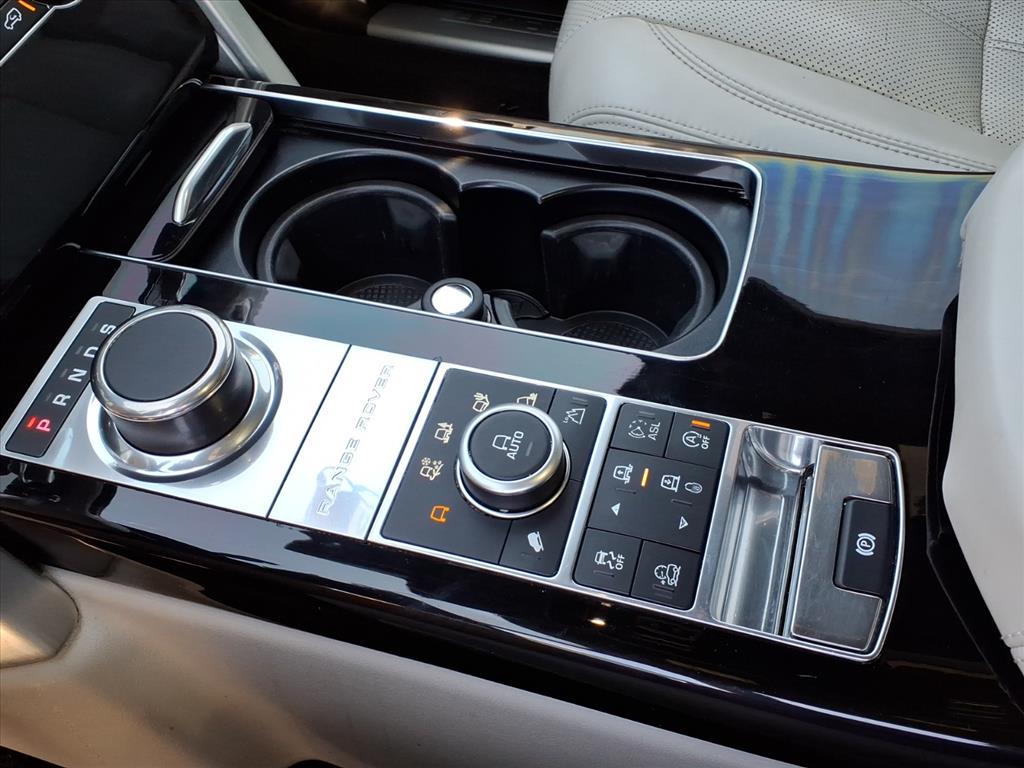 2016 Land Rover Range Rover HSE photo 13