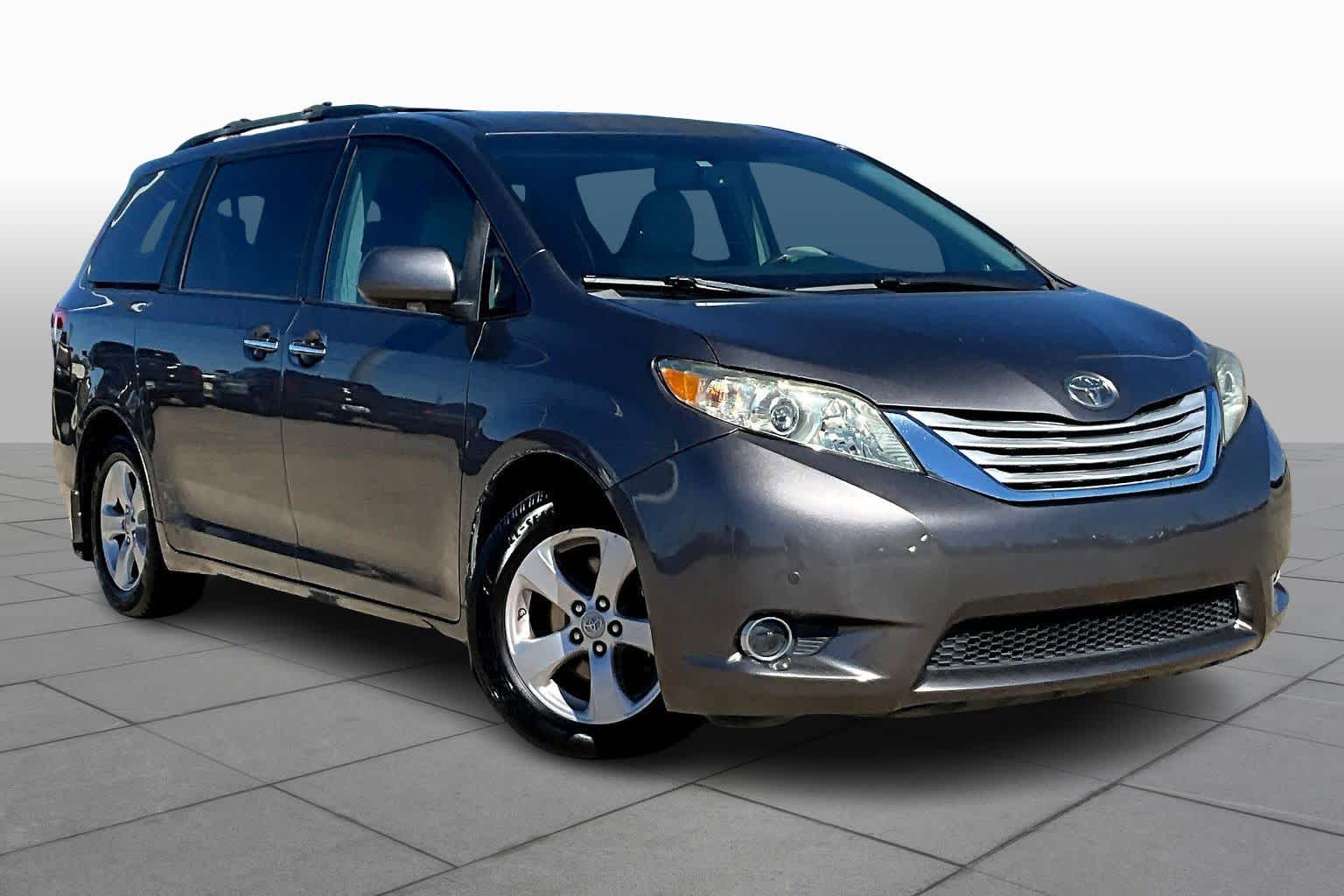 Used 2011 Toyota Sienna Limited with VIN 5TDYK3DC7BS068699 for sale in Richmond, TX