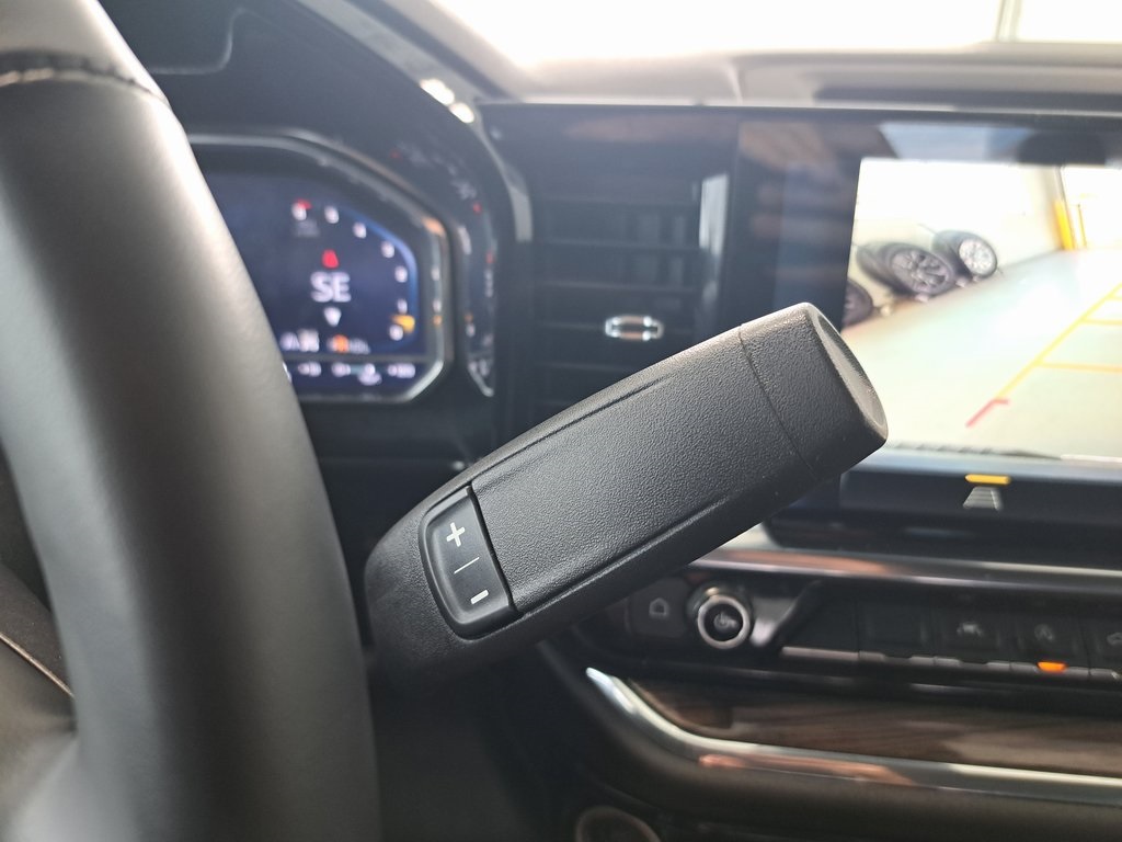 2025 Chevrolet Silverado 1500 LT photo 14