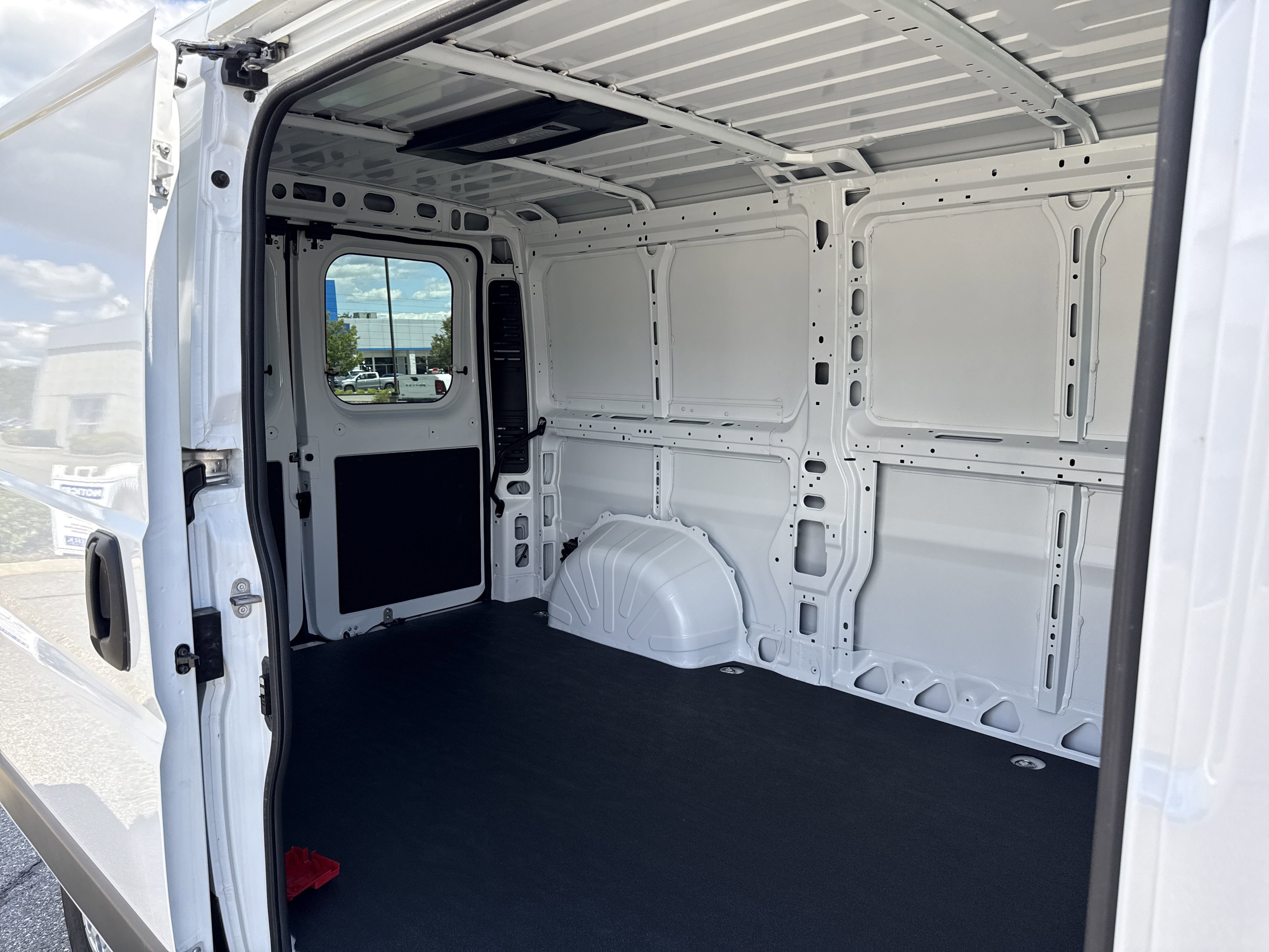 2025 Ram ProMaster 1500 photo 3