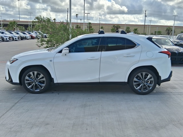 2022 Lexus UX 200 F SPORT photo 3