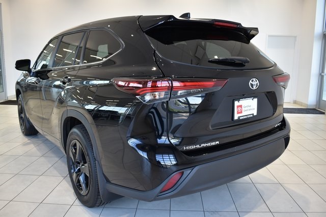 2024 Toyota Highlander LE photo 6