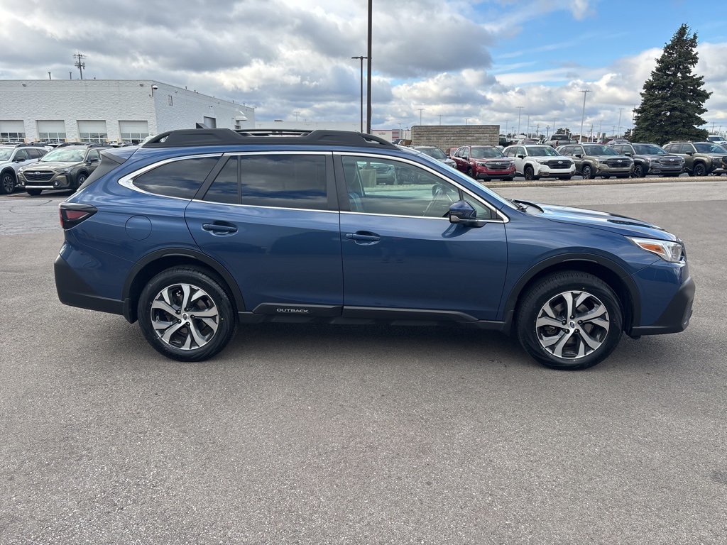 2022 Subaru Outback Limited photo 2