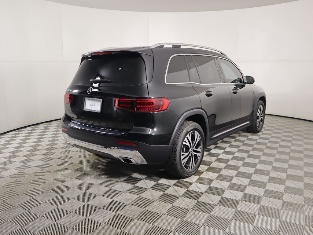 2026 Mercedes Benz GLB 250 photo 2