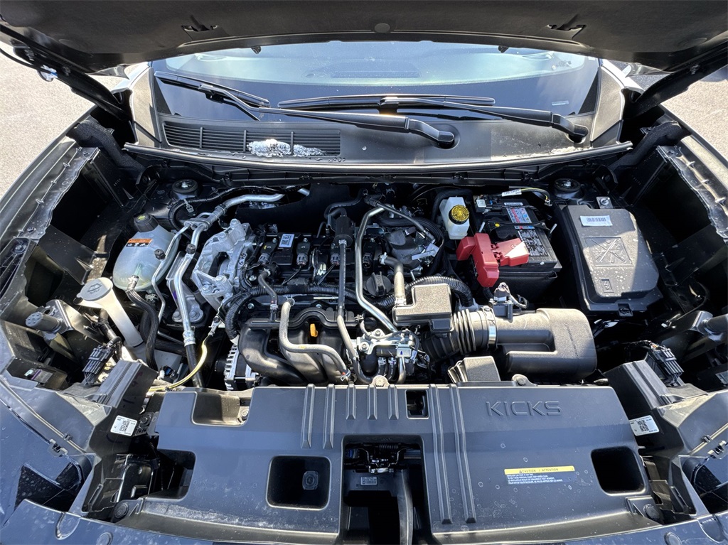 2025 Nissan Kicks SR photo 25