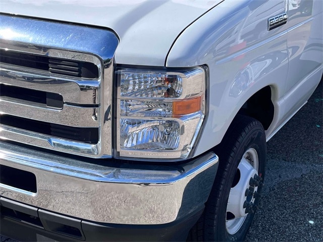 2026 Ford E-350 Base photo 8