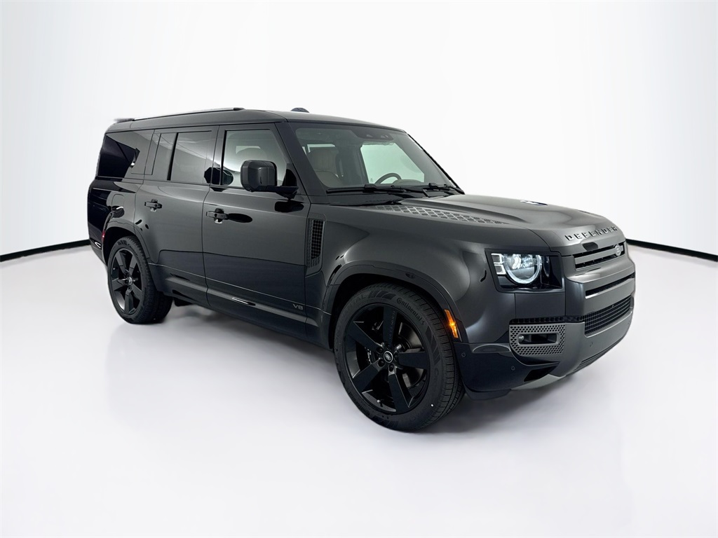 2025 Land Rover Defender 130 V8 photo 3