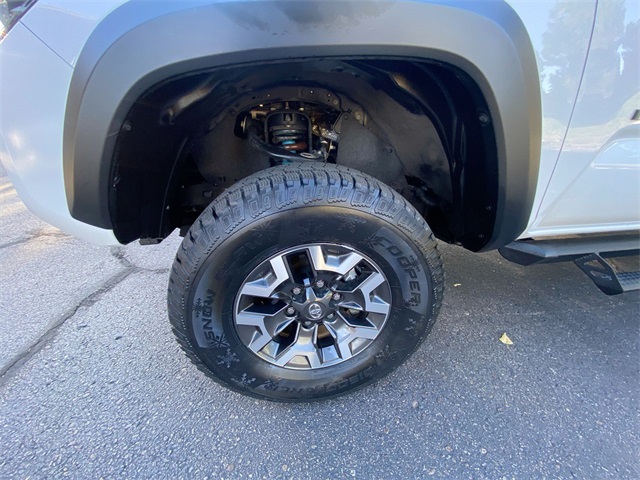 2023 Toyota Tacoma TRD Off-Road 4x4 photo 2