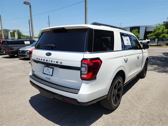 2024 Ford Expedition Limited photo 2