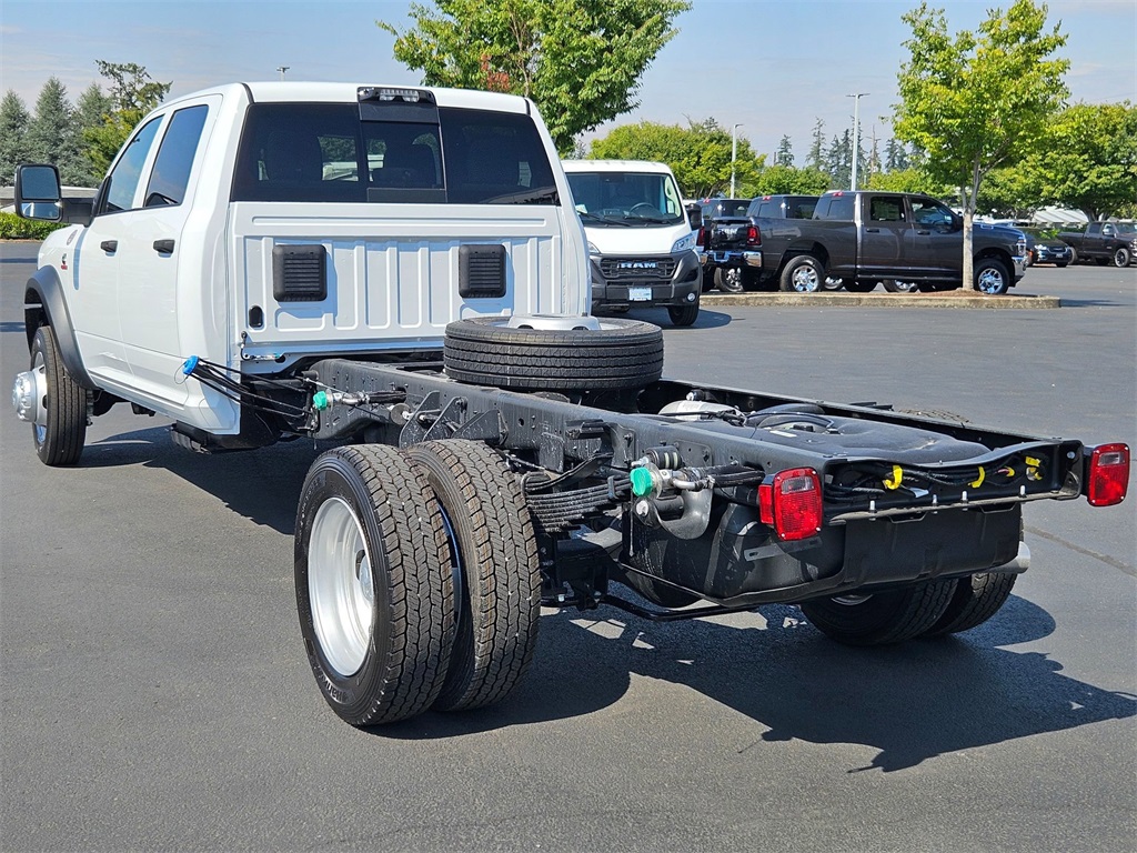 2025 Ram 5500 Tradesman photo 3